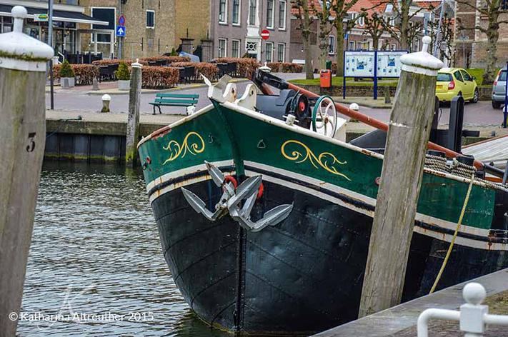 Ein Boot am Hafen in Willemstad