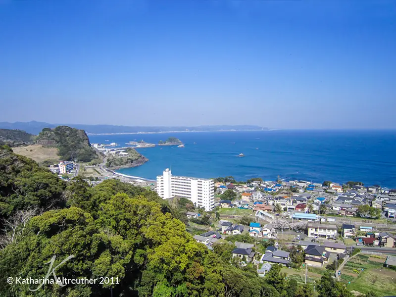 Blick auf das Meer von Kamogawa