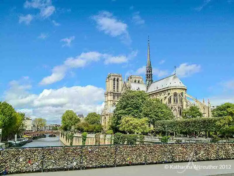 Notre-Dame de Paris & Pont des Arts