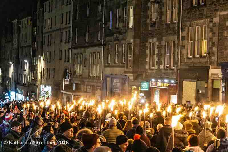 Torchlight Procession an Hogmanay in Edinburgh