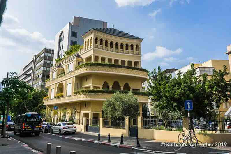 Um den Rothschild-Boulevard in Tel Aviv