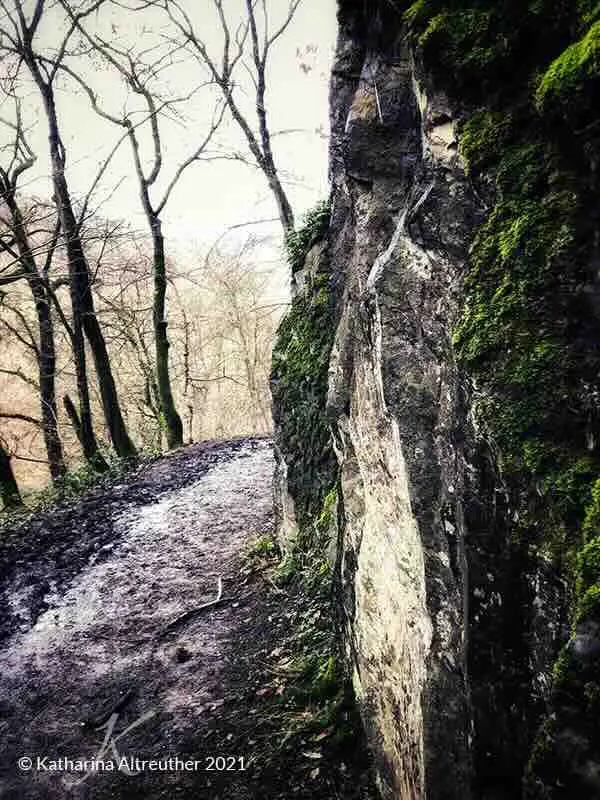 Wanderwg um Burg Eltz in der Eifel im Winter