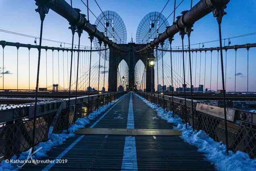 Winter in New York – Sonnenaufgang auf der Brooklyn Bridge