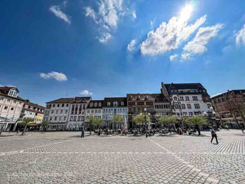 Der Rathausplatz in Landau in der Pfalz
