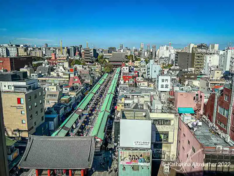 Aussicht von der Aussichtsplattform der Asakusa Touristeninformation